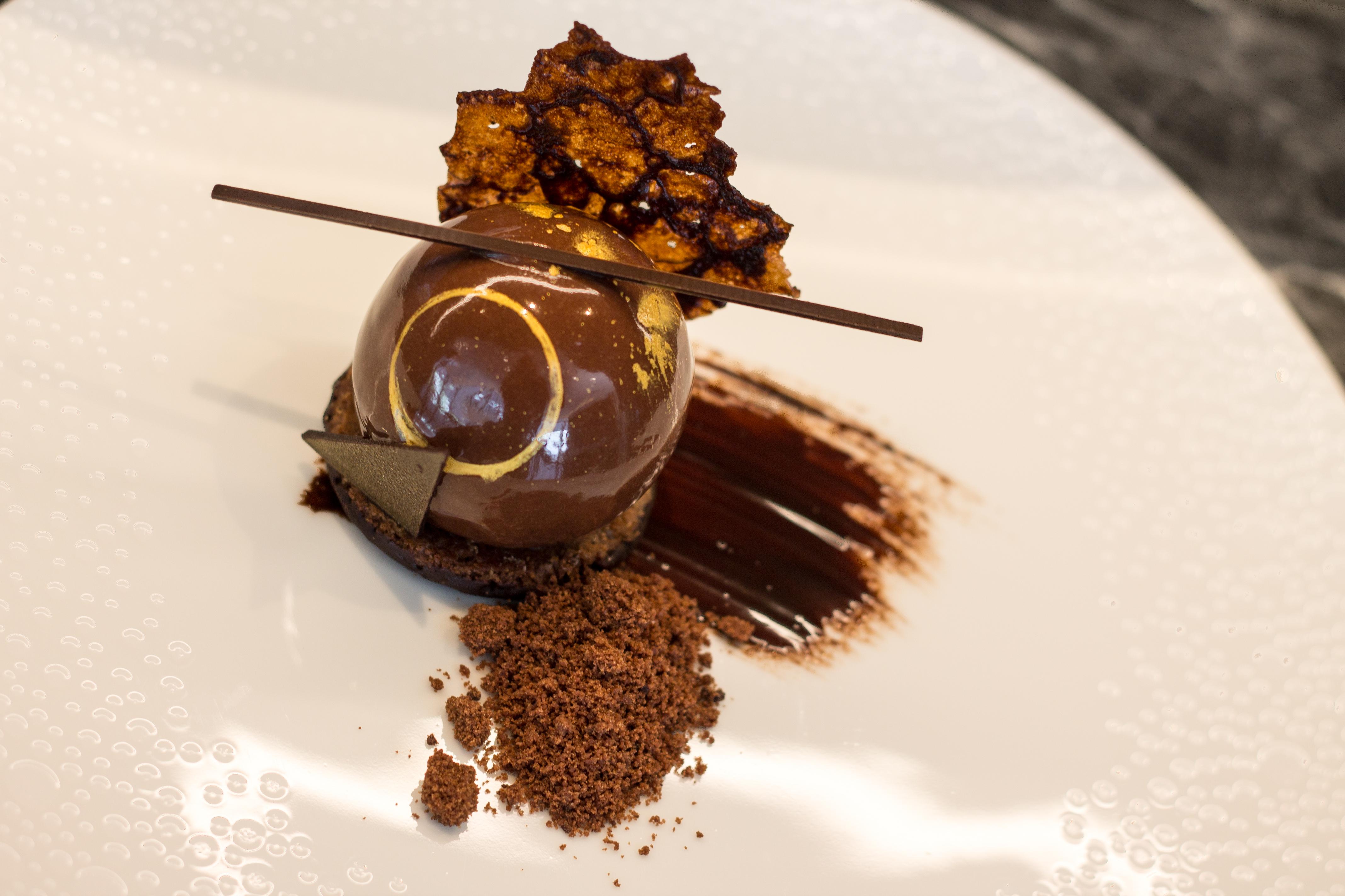 Makedonia Palace Thessaloníki Eksteriør bilde A chocolate dessert