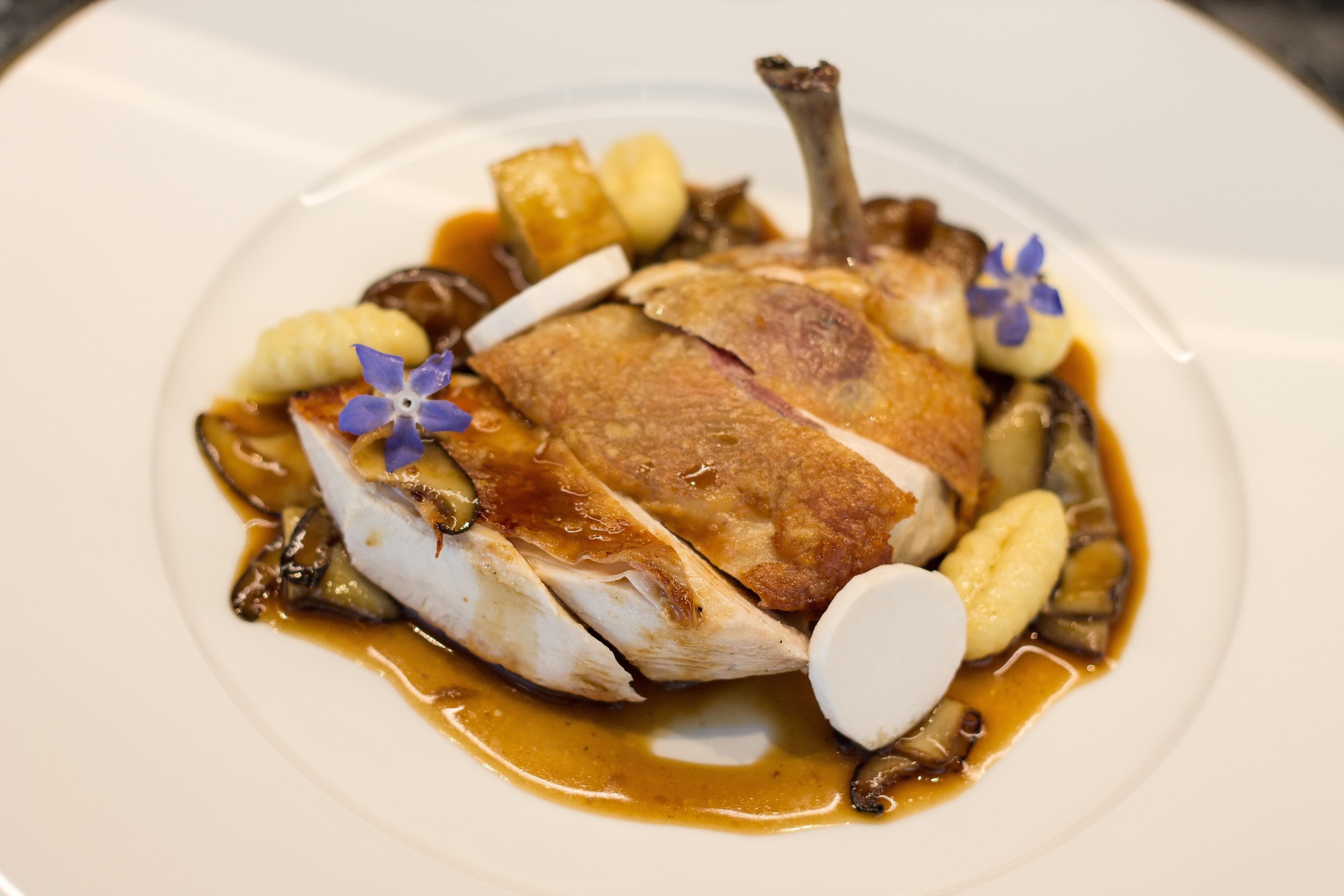 Makedonia Palace Thessaloníki Eksteriør bilde A chicken dish at the restaurant